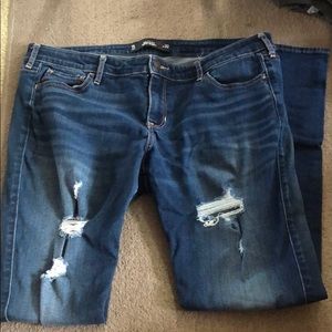 Hollister Super Skinny Dark wash distressed jeans